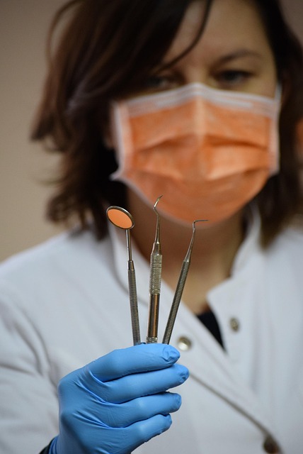 dentist-640x480-27733231.jpeg
