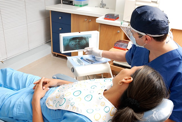 dentist-640x480-28084455.jpeg
