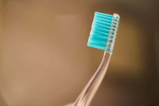 when-should-i-replace-my-toothbrush-in-m-640x480-71683579.jpeg
